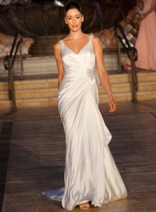 #WeddingWednesday #Wedding #BridalGowns #TeamBride #Fashion
