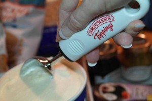 #Smuckers #SundaeFundae #ad