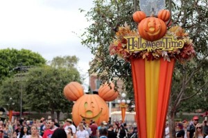 #Halloween #Disneyland #DisneySide #Disney #Travel #FrankAndShannon #ad