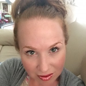 #CurlFriends #Beauty #Makeup #BBloggers #ad