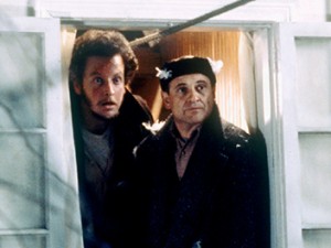 #HomeAlone #FHEInsiders #Holidays #FamilyMovies #Christmas #ad