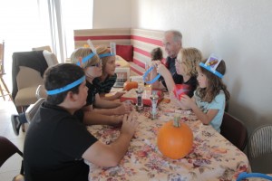 #Hedbanz #FamilyFun #FamilyGameNight #ad