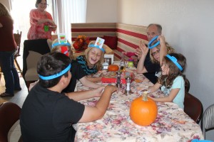 #Hedbanz #FamilyFun #FamilyGameNight #ad