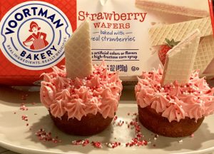 Voortman Strawberry Wafer Birthday Candle Cupcakes #Voortman #strawberry #cupcakes #baking #blogger #blog #food #foodie #recipe #ad