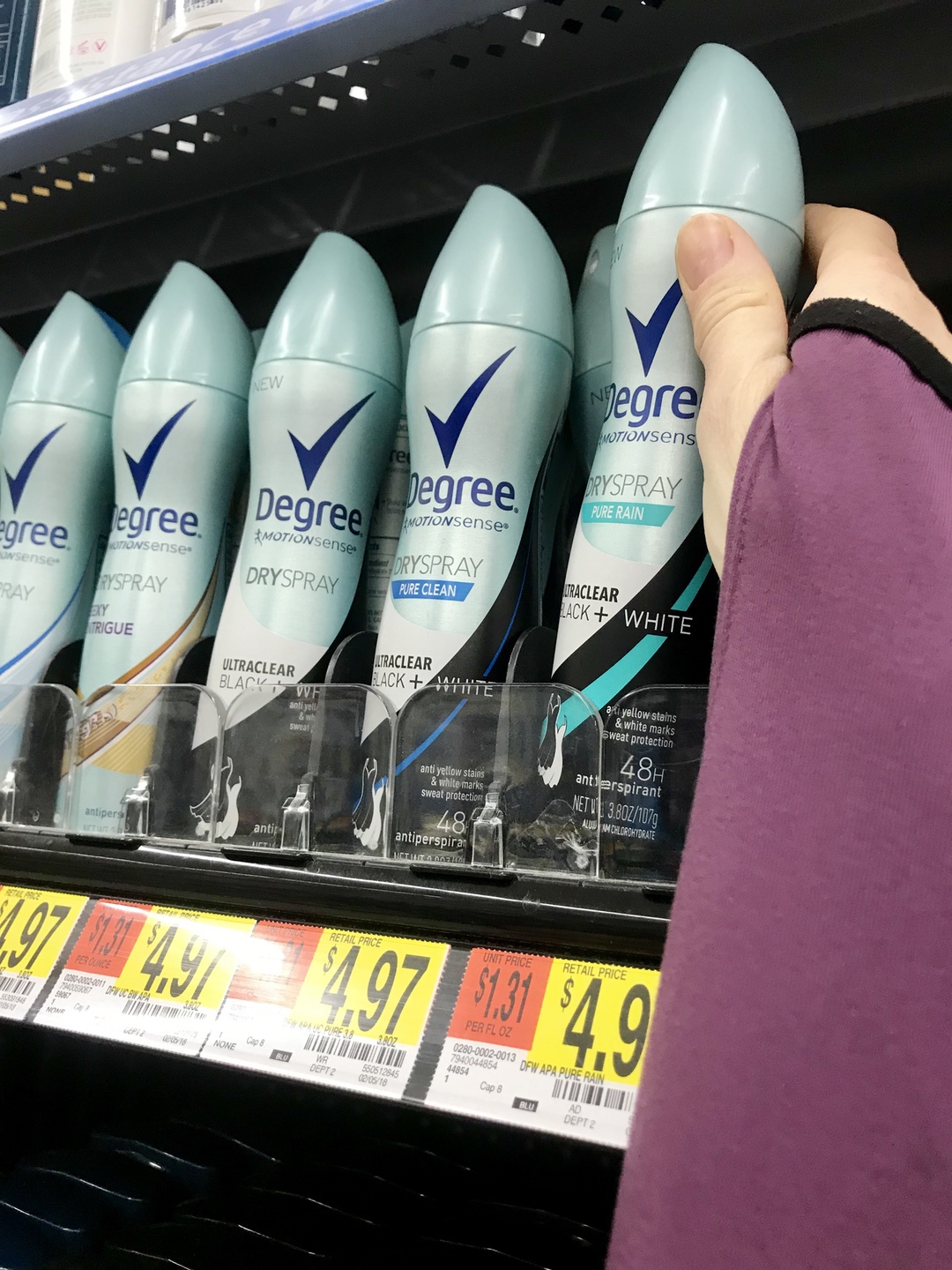 Mom Confidence #SavingStyleAtWM #beauty #motherhood #confidence #degreewomen #ad