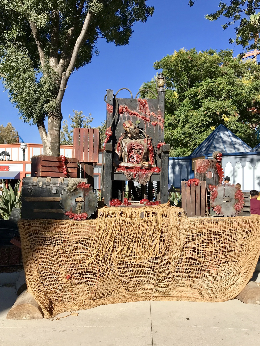 Six Flags Magic Mountain Fright Fest 2018 #FrightFest #MagicMountain #Halloween #park #familyfun #hauntedhouse #travel #familytravel