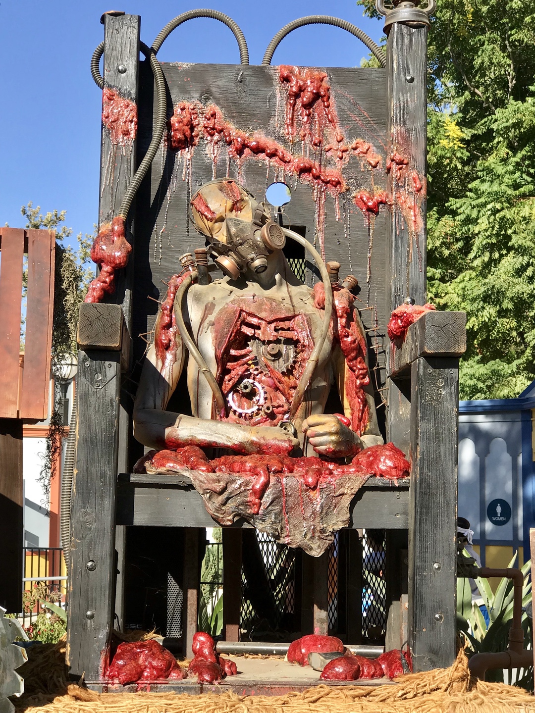 Six Flags Magic Mountain Fright Fest 2018 #FrightFest #MagicMountain #Halloween #park #familyfun #hauntedhouse #travel #familytravel