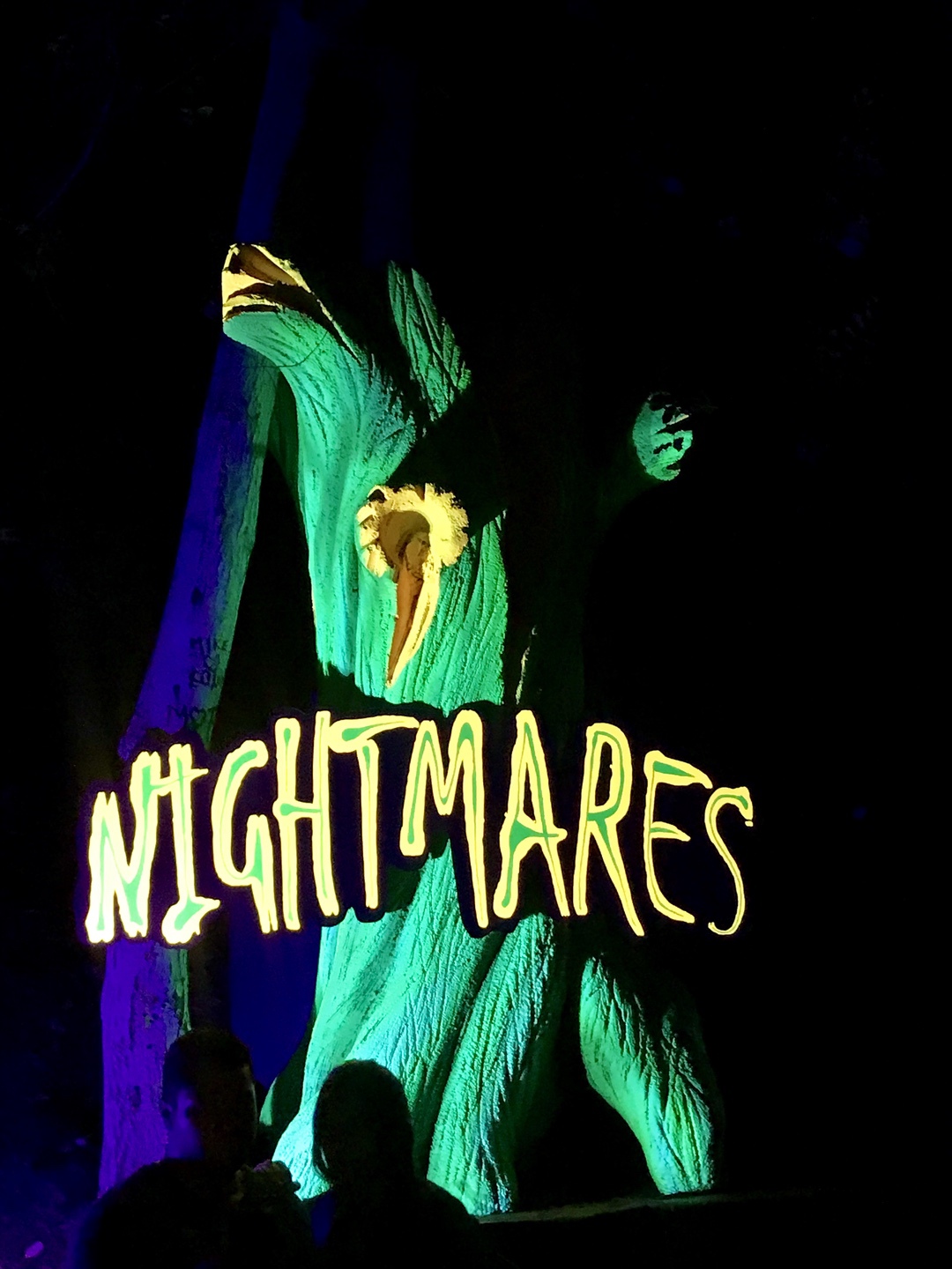 Six Flags Magic Mountain Fright Fest 2018 #FrightFest #MagicMountain #Halloween #park #familyfun #hauntedhouse #travel #familytravel