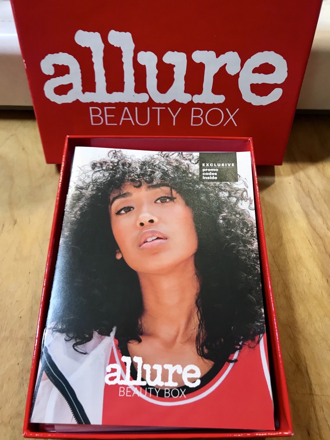 Allure Beauty Box August 2018 #allure #allurebeautybox #beautybox #beauty #makeup