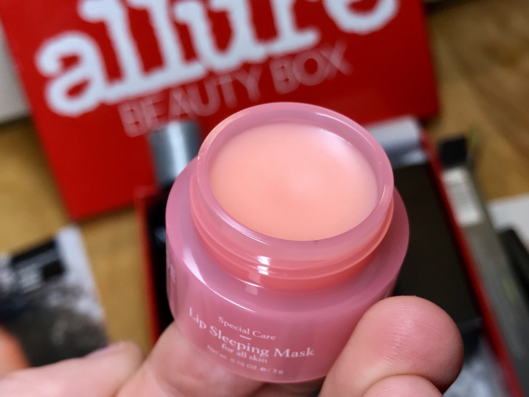 Allure Beauty Box August 2018 #allure #allurebeautybox #beautybox #beauty #makeup