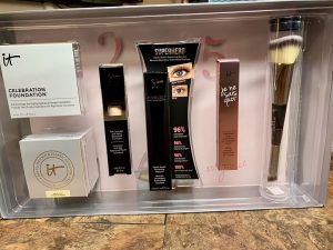 IT Cosmetics IT's Your Top 5 Superstars & More! Holiday Collection #ITCosmetics #holiday #makeup #blogger #ITsyourTSV #ad