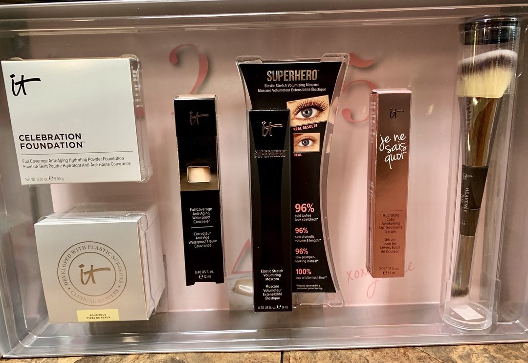 IT Cosmetics IT's Your Top 5 Superstars & More! Holiday Collection #ITCosmetics #holiday #makeup #blogger #ITsyourTSV #ad