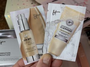 IT Cosmetics IT's Your Top 5 Superstars & More! Holiday Collection #ITCosmetics #holiday #makeup #blogger #ITsyourTSV #ad