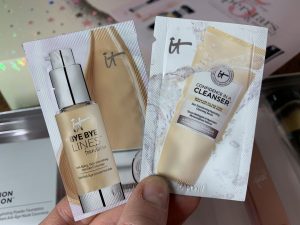 IT Cosmetics IT's Your Top 5 Superstars & More! Holiday Collection #ITCosmetics #holiday #makeup #blogger #ITsyourTSV #ad