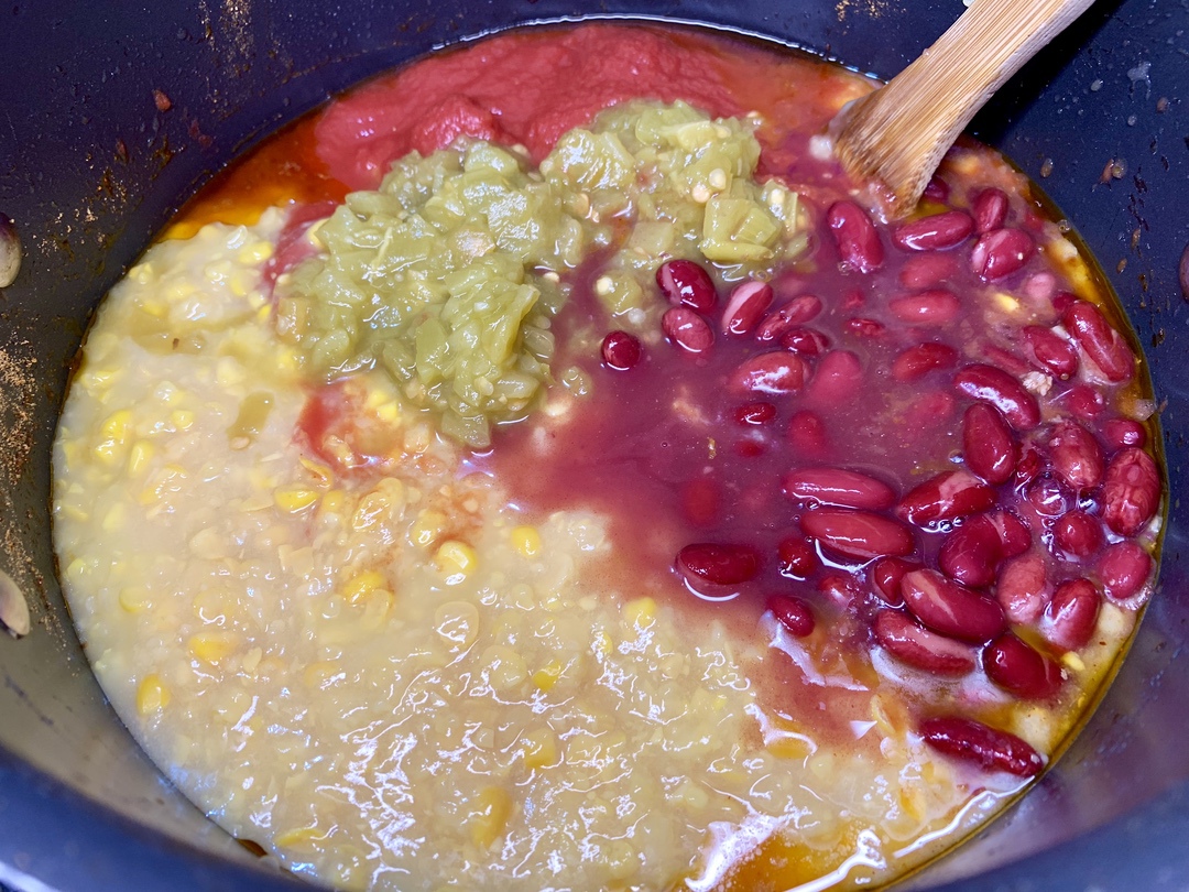 Easy Taco Soup Recipe #TacoSoup #Recipe #food #foodie #soup #ad