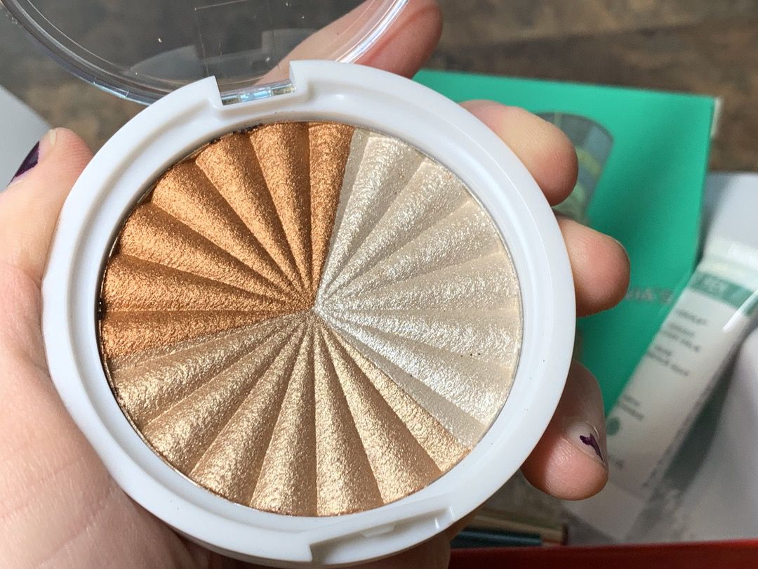 Allure Beauty Box December 2018 #Allure #AllureBeautyBox #beauty #makeup #subscriptionbox #beautyblogger