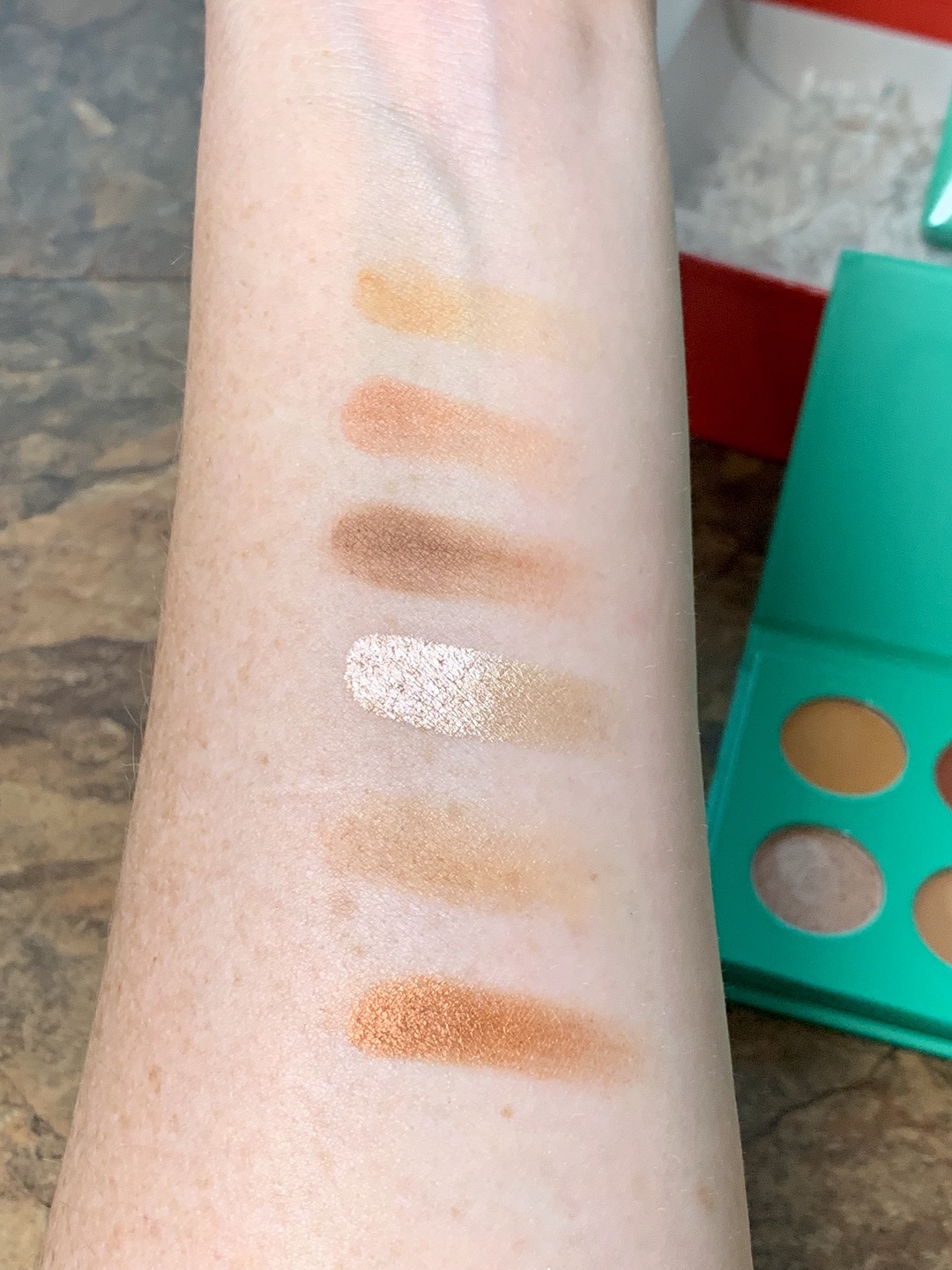 Allure Beauty Box December 2018 #Allure #AllureBeautyBox #beauty #makeup #subscriptionbox #beautyblogger