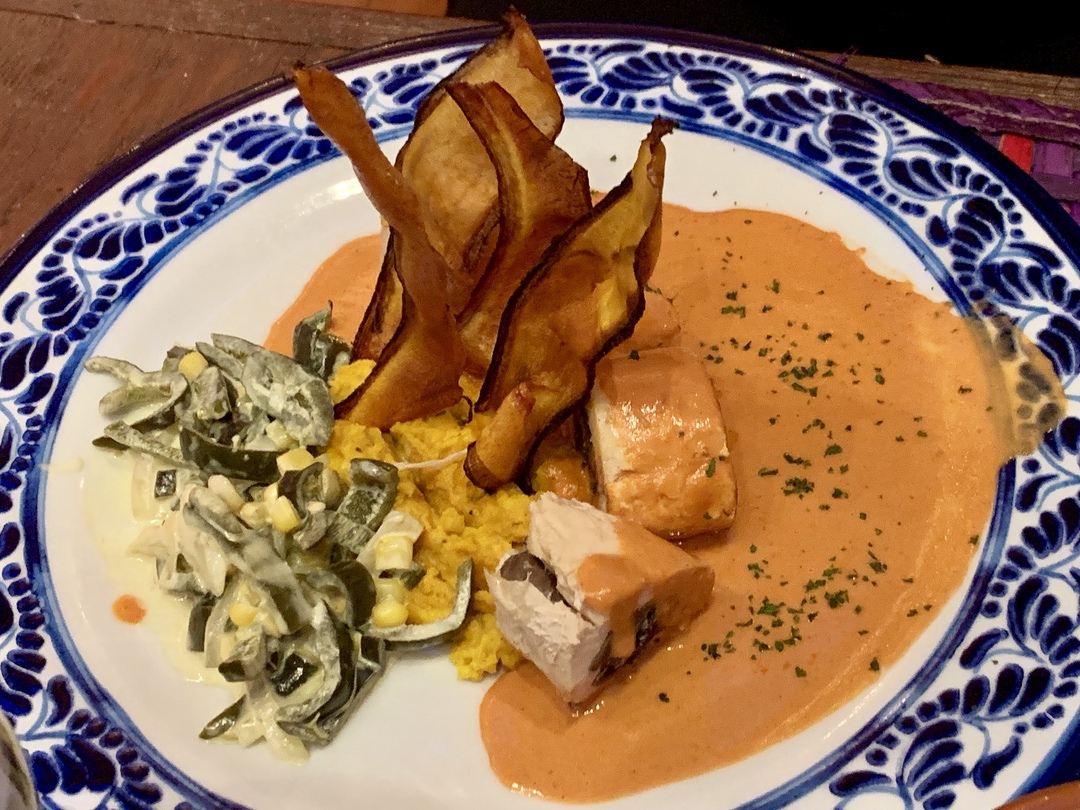 chicken rolls with sauce