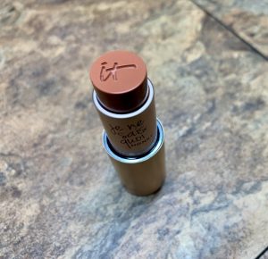 A close up of a lipstick