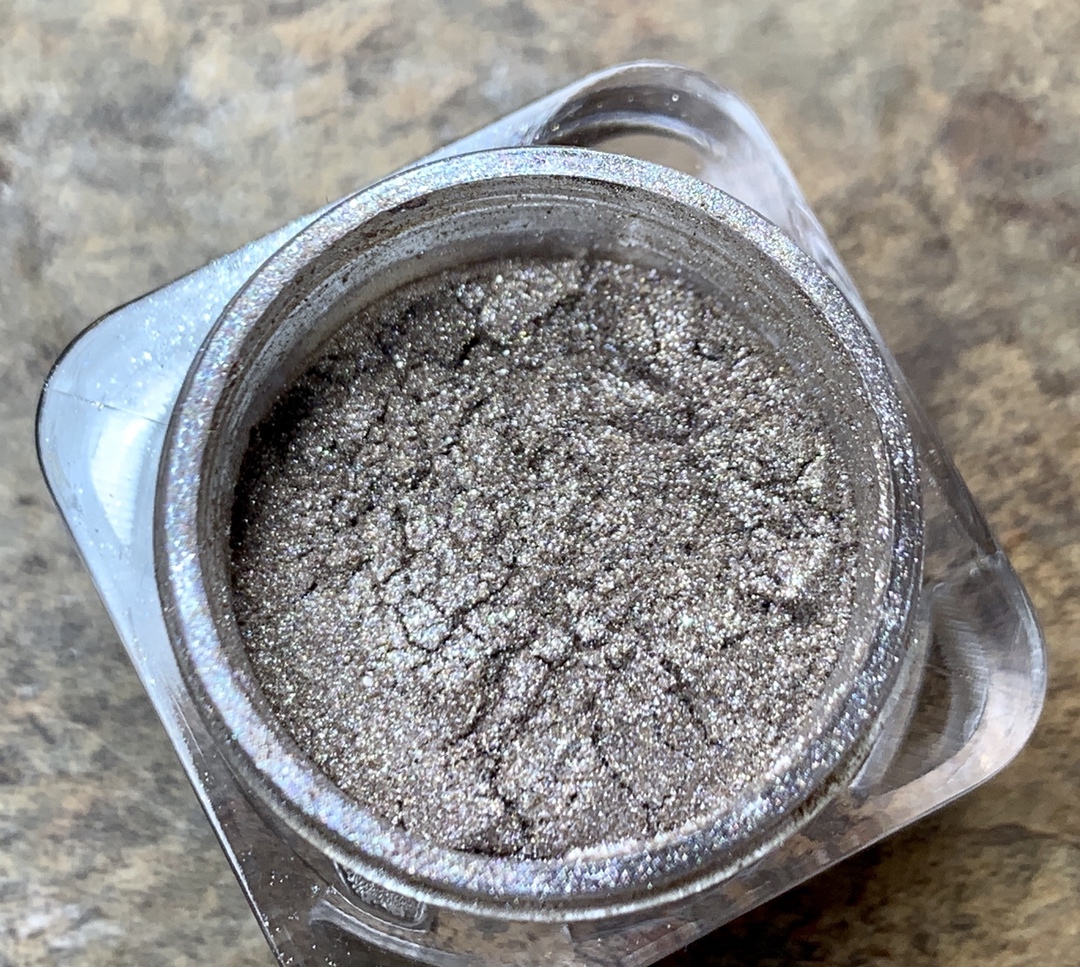 eye shadow pigment