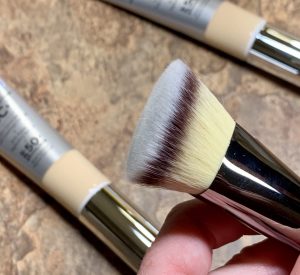Heavenly Luxe Bye Bye Foundation Brush No. 22