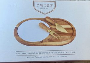 FabFitFun Fall 2019 - Twine Cheese Board with Plate