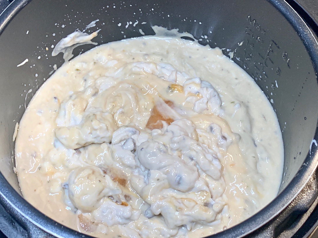 Instant Pot Garlic Chicken with Gravy and Rice