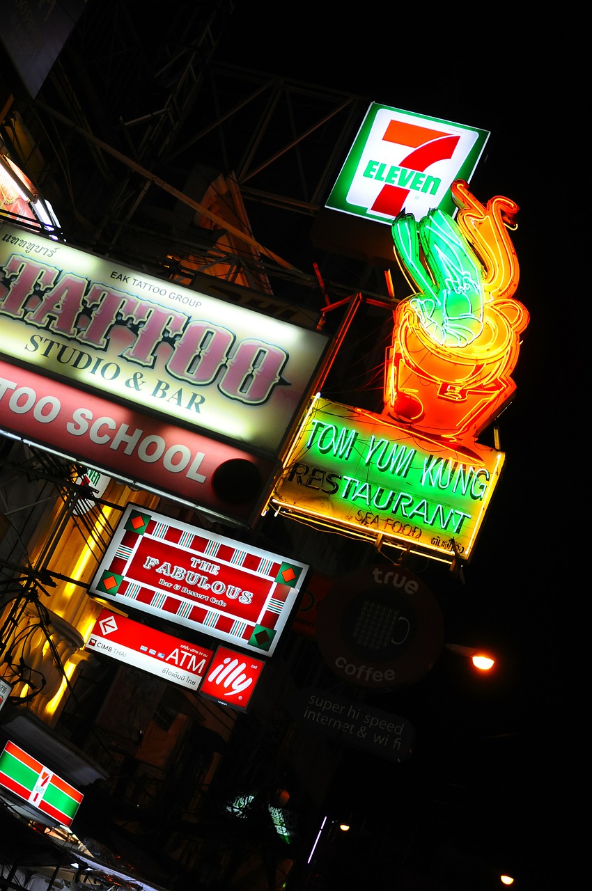 Neon 7-Eleven