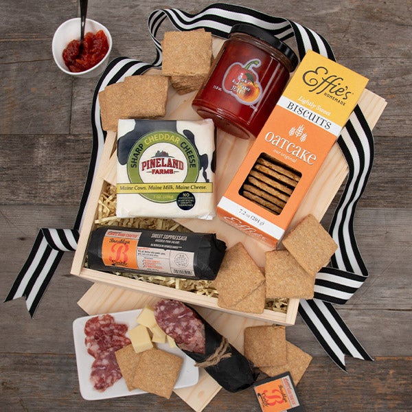 Charcuterie Lovers Picnic Basket large
