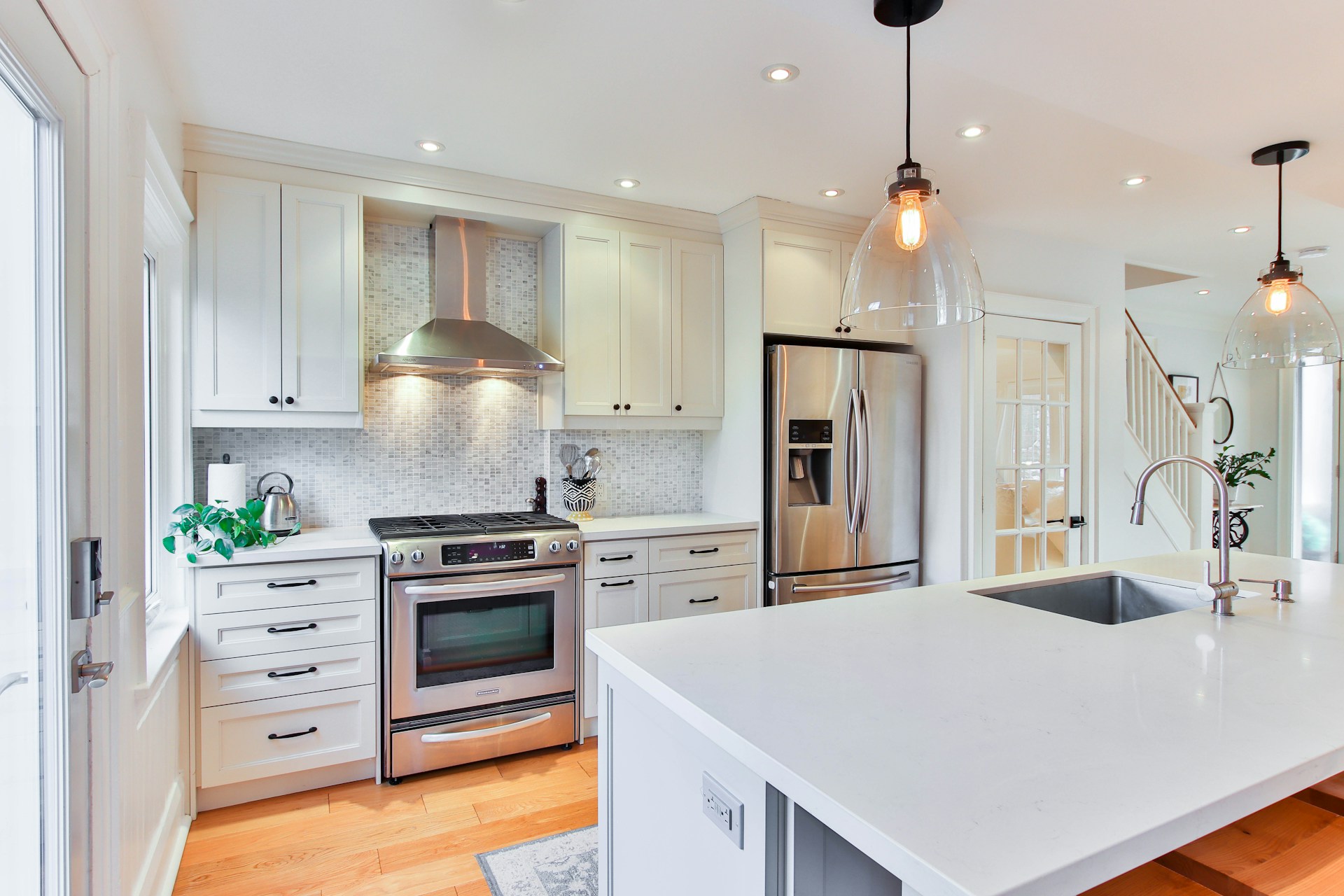 clutter-free kitchen